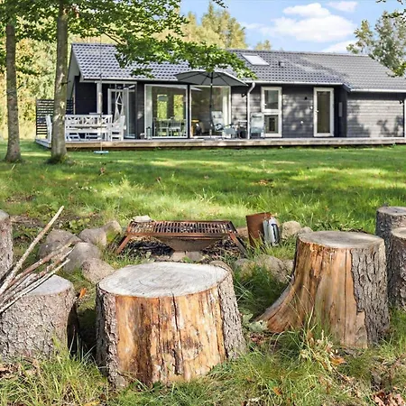 6757 - Skovtoften 16 *